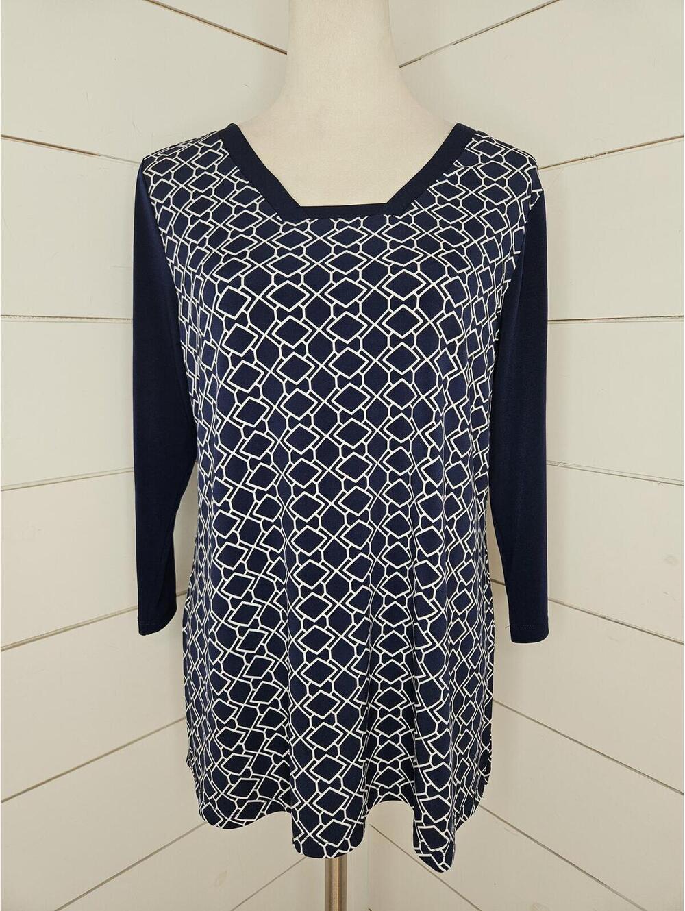 NWOT Susan Graver Liquid Knit small navy blue & white geometric print top